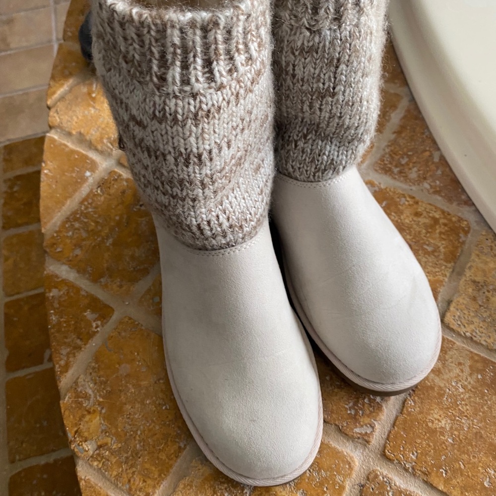 FREE FREE Womens suede knit winter boots Sz 9 fur lined with $20 or more order.